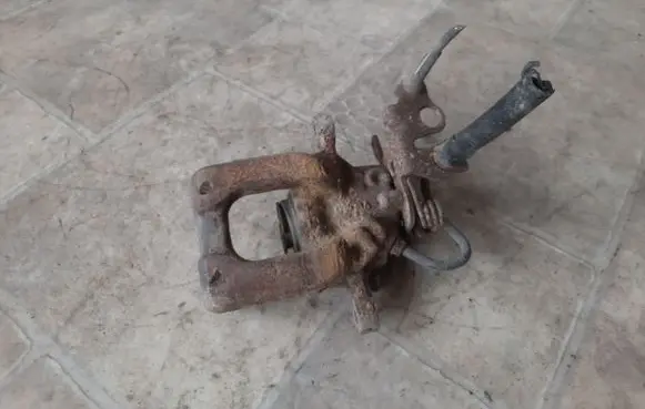 Volkswagen Caddy Rear brake caliper