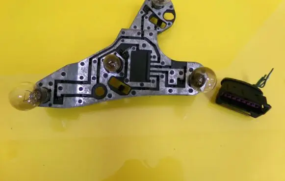 Toyota Avensis T250 Tail light bulb cover holder 89028783