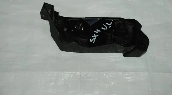 Suzuki SX4 Front bumper mounting bracket