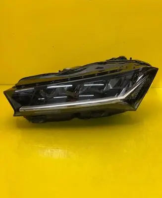 Skoda Superb B9 Headlight/headlamp 3P1941015