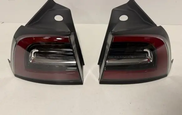 Tesla Model 3 Rear/tail lights set 1077399 1077400 1077397