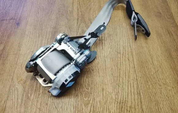Porsche Macan (95B) Front seatbelt 95B857705J
