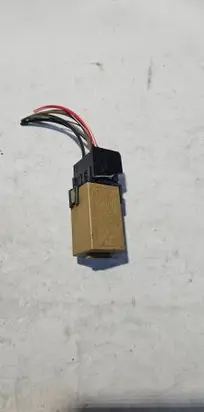 BMW 5 E39 Other relay 8384505 V23141B3001X1