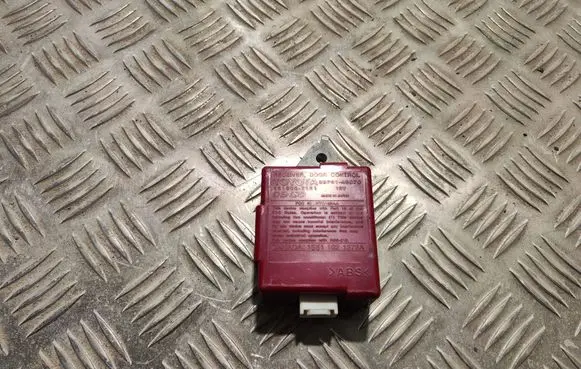Toyota Highlander XU20 Door control unit/module 8974148070