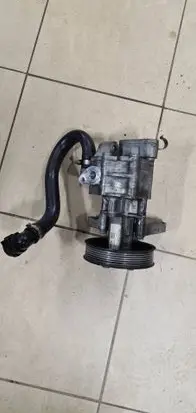 BMW X5 E70 Power steering pump 6796462 23B11 5002445