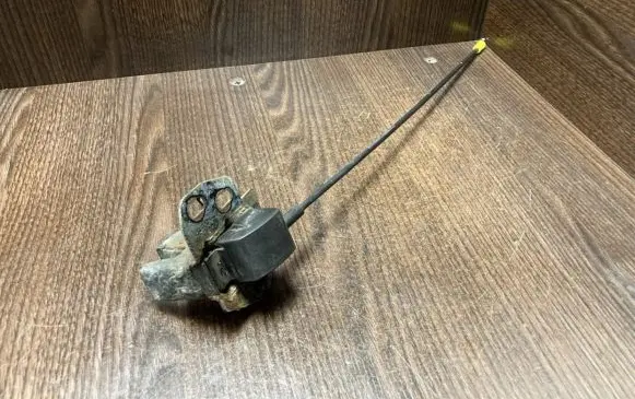 Loading door lock