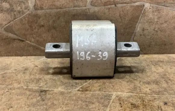 Mercedes-Benz SLC R172 Gearbox mount A2122400500