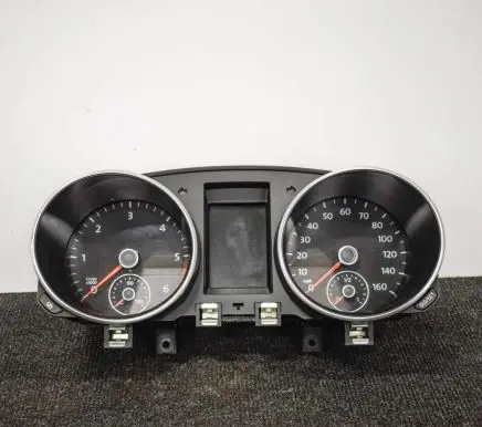 Volkswagen Golf VI Speedometer (instrument cluster) 5K0920971A