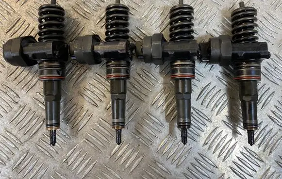 Volkswagen Sharan Fuel injectors set 038130073AC 0414720029