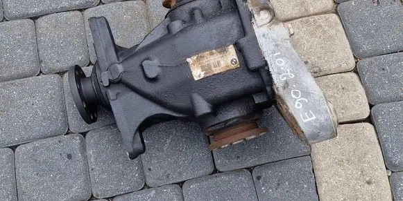 BMW 3 E90 E91 Rear differential 7524317