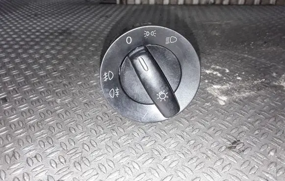 Volkswagen PASSAT B6 Light switch