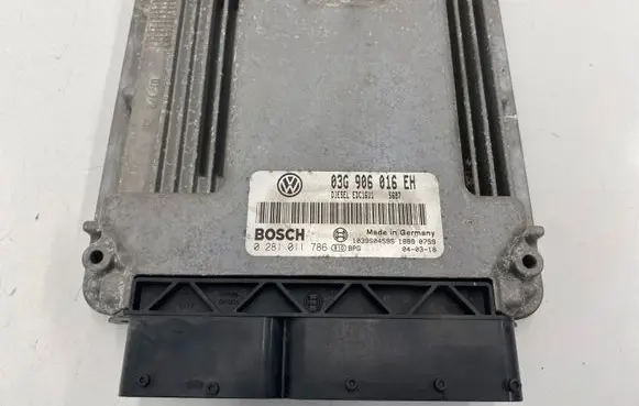 Volkswagen Touran I Engine control unit/module 03G906016EH 0281011786