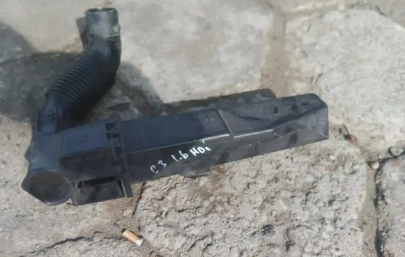 Intake resonator