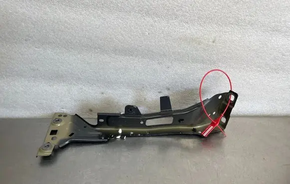 Audi A4 S4 B9 Fender mounting bracket 8W0821136C