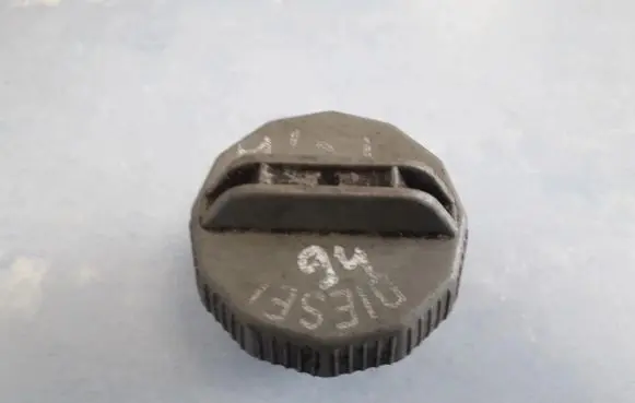 Mazda 323 Fuel tank filler cap 
