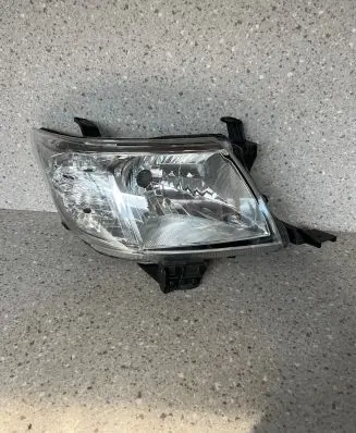 Toyota Hilux (AN10, AN20, AN30) Headlight/headlamp 811300K440