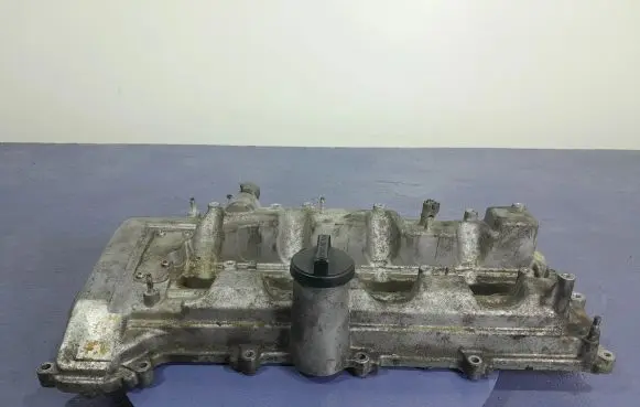 Lexus IS 220D-250-350 Rocker cam cover 