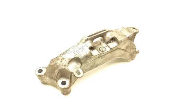 Peugeot 308 Engine mounting bracket 9674960380