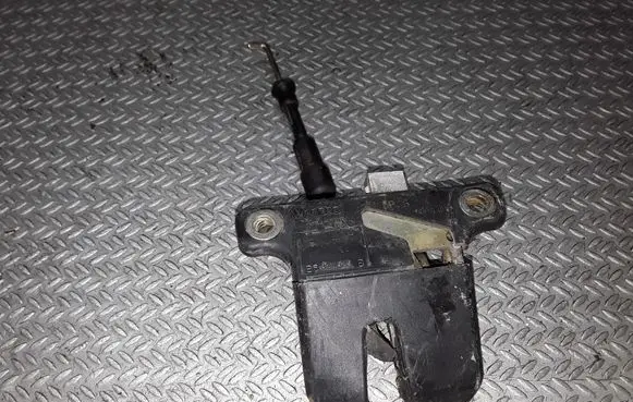 Audi A6 S6 C5 4B Tailgate/trunk/boot lock/catch/latch 4B5827505B