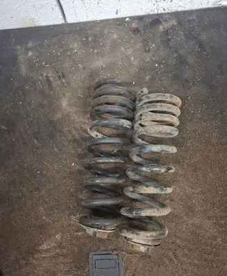 Mercedes-Benz R W251 Rear coil spring
