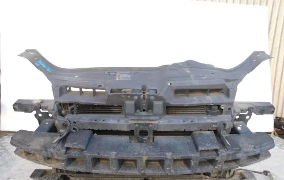Volkswagen Touran I Front piece kit 