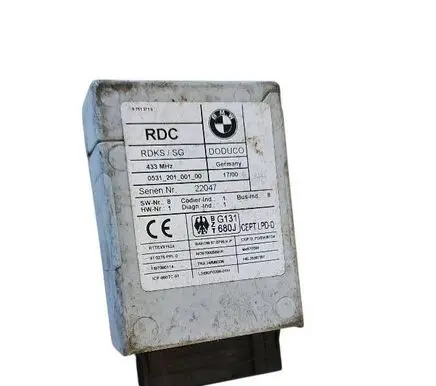 BMW 7 E38 Tire pressure control unit 6751371 0531201001