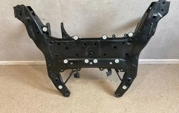 BMW 1 F40 Front subframe 6872729