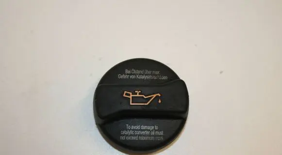 Audi A3 S3 8P Oil filler cap 026103485K