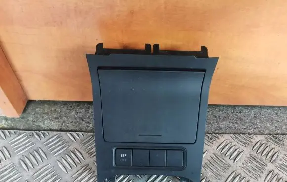 Volkswagen Jetta V Ashtray (front) 1K0857961