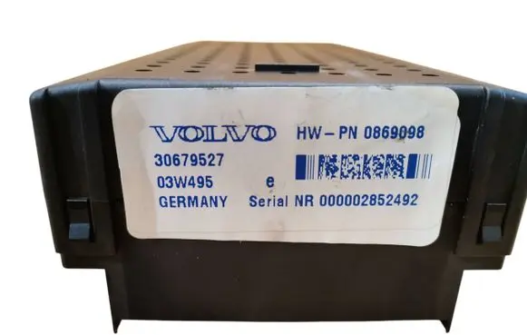 Volvo XC90 Fuse module 30679527 03W495 0869098