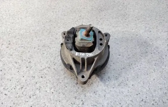 Engine mount bracket