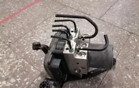 BMW X5 E70 ABS Pump 6798286 6798284