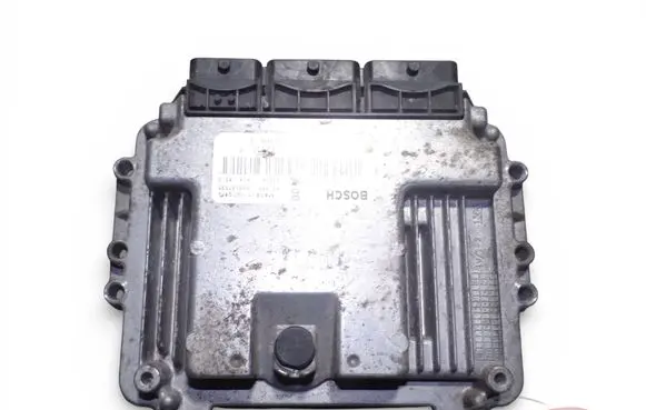 Renault Trafic II (X83) Engine control unit/module 8200935115 0281015330