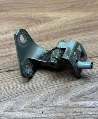 Volkswagen Golf VII Front door upper hinge 1K0831401