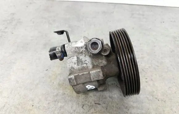 Volvo S40, V40 Power steering pump 