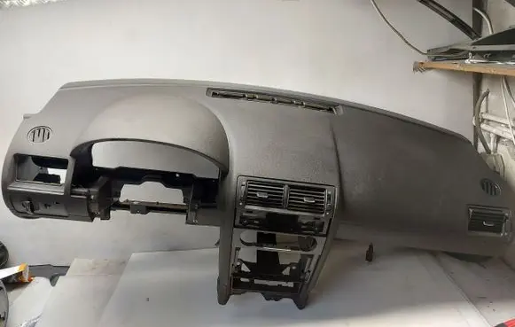 Ford Mondeo Mk III Dashboard
