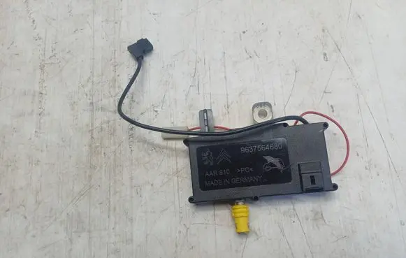 Peugeot 607 Aerial antenna amplifier 9637564680 AAR810