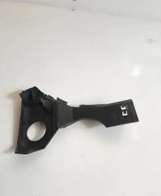 Front bumper mounting bracket
