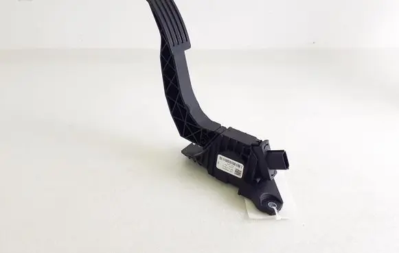 Ford Mustang Mach-E Accelerator throttle pedal LJ9C9F836AA 6PV01449900