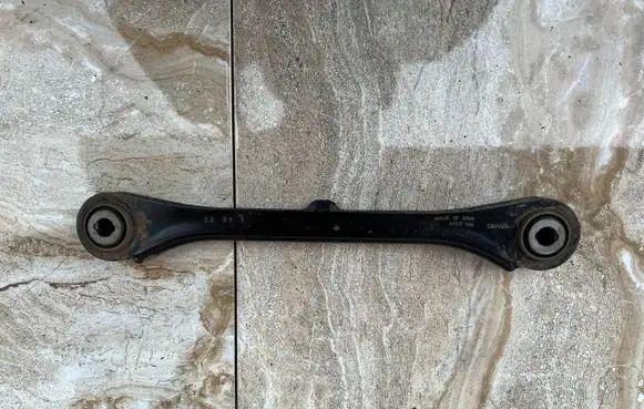 Volvo C40 Rear control arm 44622 MFGK7LRA