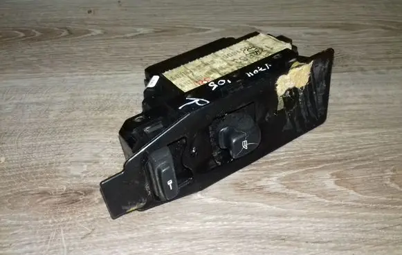 Volvo V70 Electric window control switch 30746075