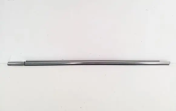 Ford Fusion II Front door glass trim molding