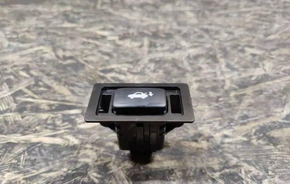 Lexus LS 460 - 600H Tailgate/boot open switch button 15C081