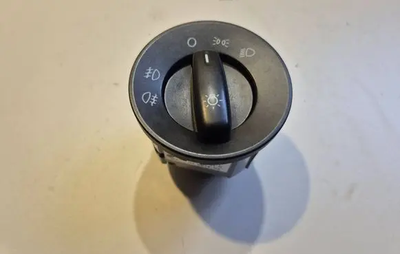Skoda Octavia Mk2 (1Z) Light switch 1Z0941431G
