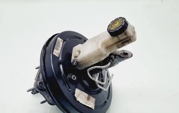 Renault Megane III Brake booster 472100005R