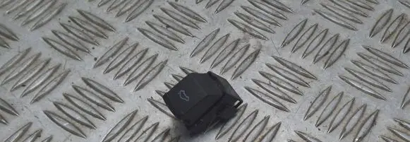 Tailgate opening switch