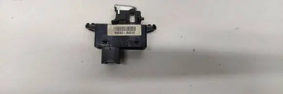 KIA Carens III Electric window control switch 93580a4010