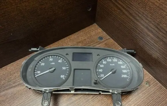Renault Trafic II (X83) Speedometer (instrument cluster) 8200390132