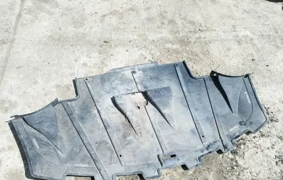 Audi A6 S6 C4 4A Engine splash shield/under tray 4A0863821