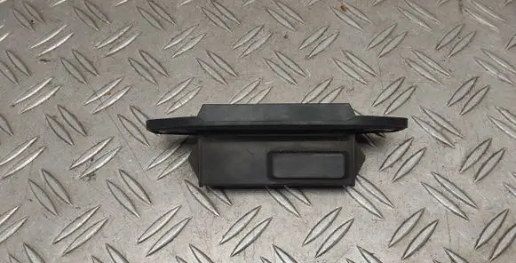 Tailgate opening switch